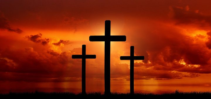 Три кръста на залез